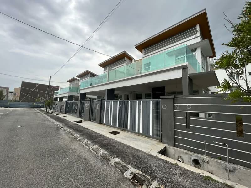 Rumah Berkembar untuk Dijual di Taman Klebang Perdana (Chemor) - Ainsley Thong - Exterior - PropertyGuru.com.my