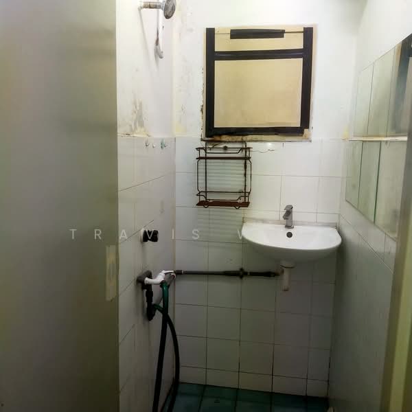 Pangsapuri untuk Disewa di Flora Damansara Apartment - Travis Wong - Bathroom - PropertyGuru.com.my
