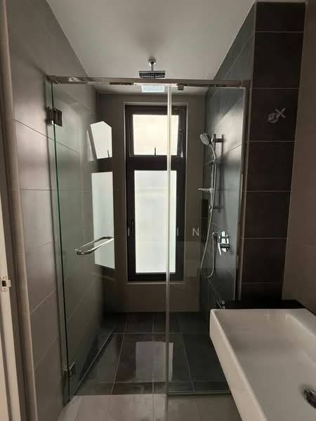Servis Apartment untuk Disewa di Sunway Belfield - Yi Lin - Bathroom - PropertyGuru.com.my