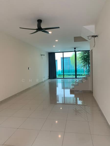 Rumah Teres 2.5 Tingkat untuk Disewa di Bandar Nusaputra (Puchong) - Chris Choo - Living Room - PropertyGuru.com.my