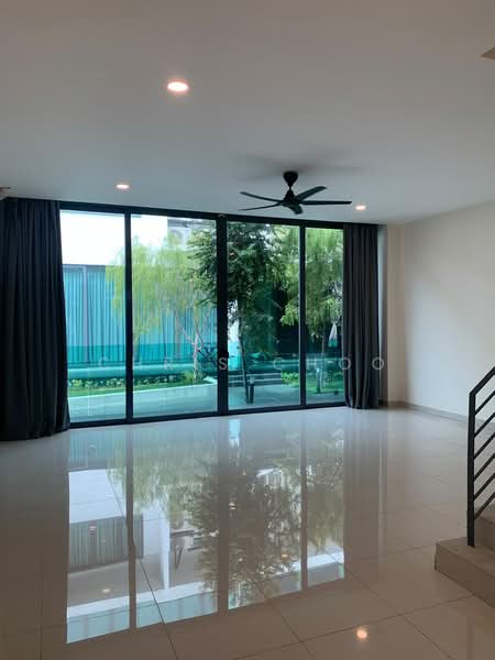 Rumah Teres 2.5 Tingkat untuk Disewa di Bandar Nusaputra (Puchong) - Chris Choo - Living Room - PropertyGuru.com.my