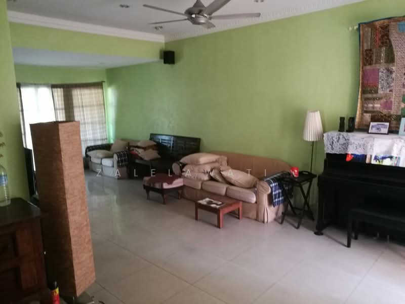 Bungalow for Sale in Pantai Sepang Putra (Sepang) - Zalelawati . - Living Room - PropertyGuru.com.my