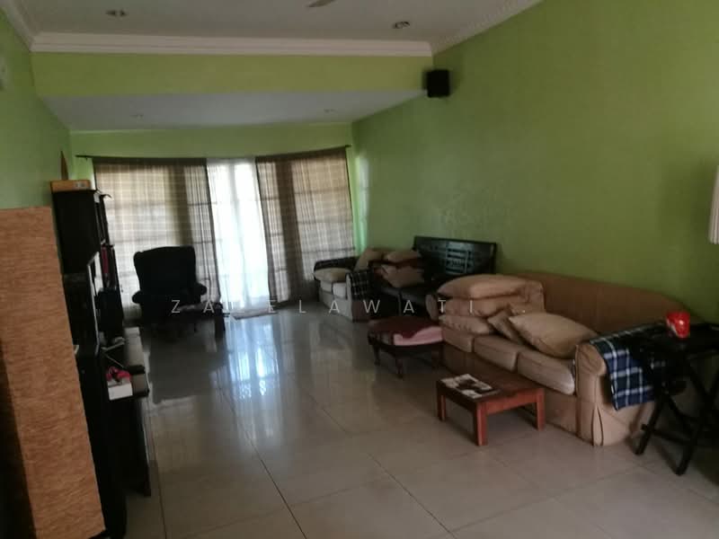 Bungalow for Sale in Pantai Sepang Putra (Sepang) - Zalelawati . - Living Room - PropertyGuru.com.my