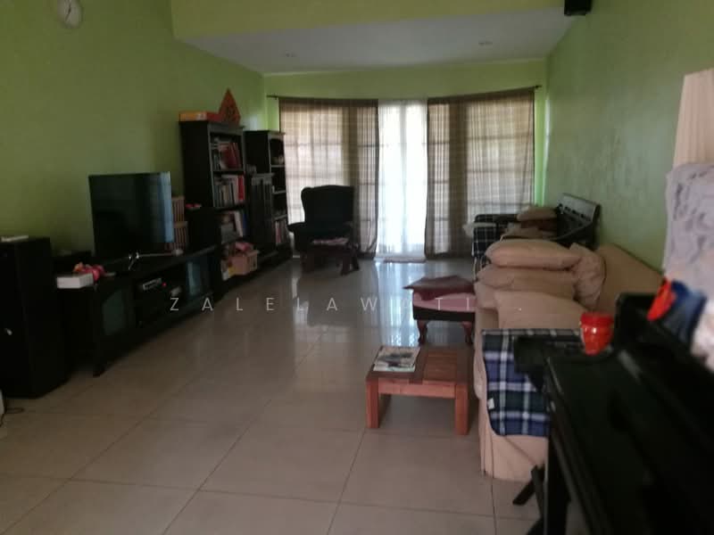 Bungalow for Sale in Pantai Sepang Putra (Sepang) - Zalelawati . - Living Room - PropertyGuru.com.my