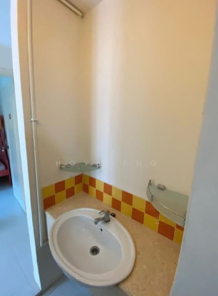 Pangsapuri untuk Disewa di University Place (Plaza Ivory) - Hoy Meng - Bathroom - PropertyGuru.com.my