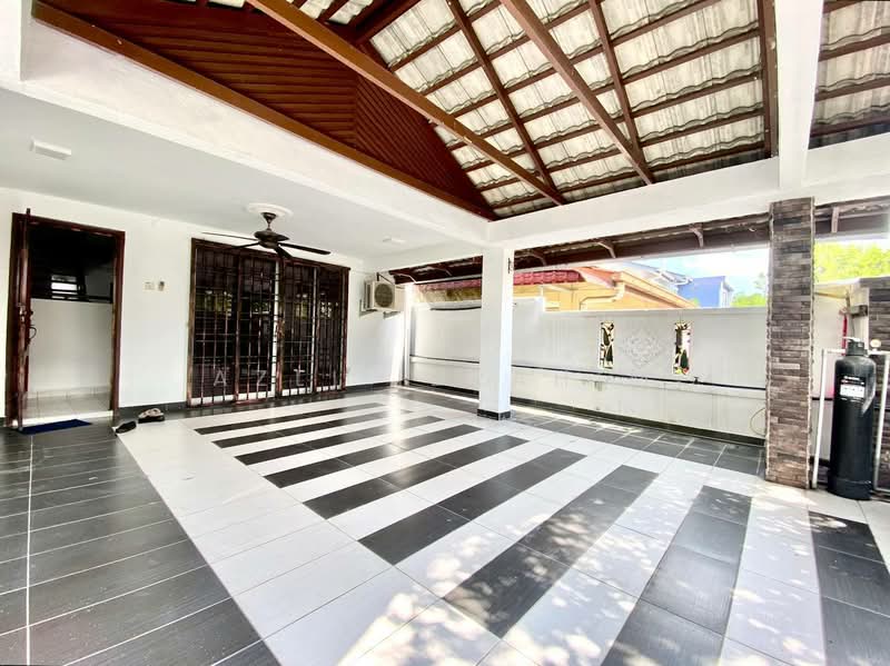 2-storey Terraced House for Sale in Bandar Seri Putra (Bangi) - Azli Ibrahim - Exterior - PropertyGuru.com.my