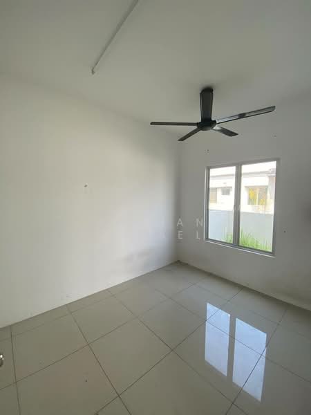 Rumah Bandar untuk Dijual di Taman Seri Alam (Ijok) - Farhan Rafael - Interior - PropertyGuru.com.my