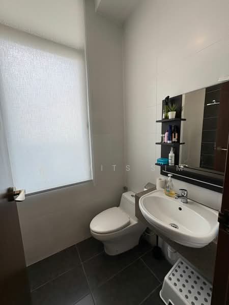 Kondominium untuk Disewa di Logan Residency (Logan Mansion) - Welwits Sim - Bathroom - PropertyGuru.com.my