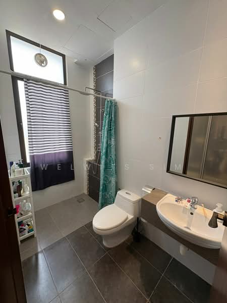 Kondominium untuk Disewa di Logan Residency (Logan Mansion) - Welwits Sim - Bathroom - PropertyGuru.com.my
