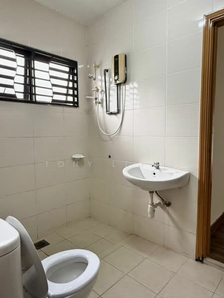 Rumah Teres 2.5 Tingkat untuk Disewa di Bandar Mahkota Cheras (Cheras) - Tony Leong - Bathroom - PropertyGuru.com.my