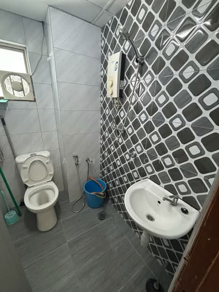 Kondominium untuk Disewa di Mewah Court - Shaun Chong - Bathroom - PropertyGuru.com.my