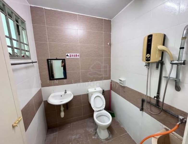 Rumah Teres 2 Tingkat untuk Dijual di Taman Jelapang Ria (Ipoh) - Ainsley Thong - Bathroom - PropertyGuru.com.my