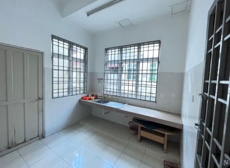 Rumah Teres 2 Tingkat untuk Dijual di Taman Jelapang Ria (Ipoh) - Ainsley Thong - Kitchen - PropertyGuru.com.my