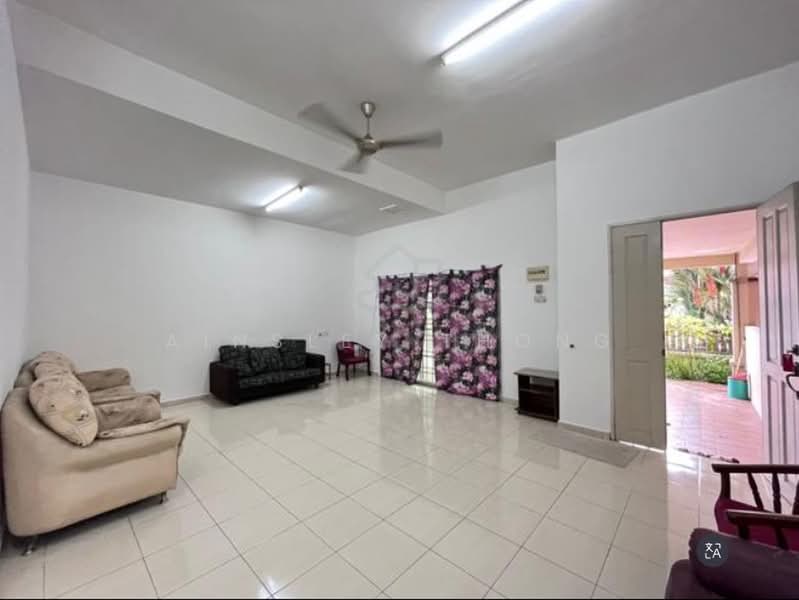Rumah Teres 2 Tingkat untuk Dijual di Taman Jelapang Ria (Ipoh) - Ainsley Thong - Living Room - PropertyGuru.com.my