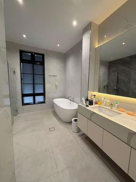 Semi-Detached House for Sale in Eco Botanic (Iskandar Puteri (Nusajaya)) - Eva Siow - Bathroom - PropertyGuru.com.my