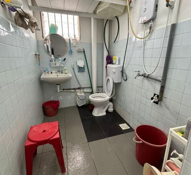 Flat for Sale at Bandar Selesa Jaya - Jason Chua - Bathroom - PropertyGuru.com.my