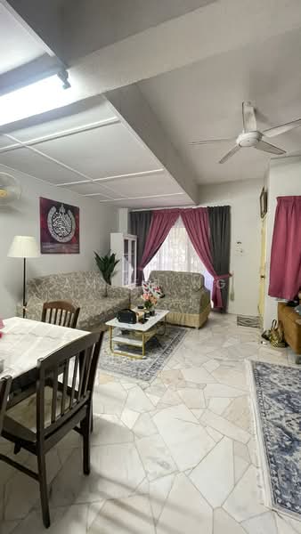 Rumah Teres 2 Tingkat untuk Dijual di Taman Sri Cheras (Cheras) - Amber Ng - Living Room - PropertyGuru.com.my