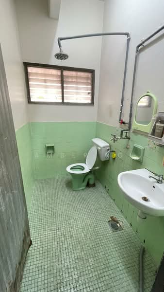 Rumah Teres 2 Tingkat untuk Dijual di Taman Sri Cheras (Cheras) - Amber Ng - Bathroom - PropertyGuru.com.my