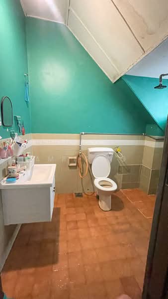 Rumah Teres 2 Tingkat untuk Dijual di Taman Sri Cheras (Cheras) - Amber Ng - Bathroom - PropertyGuru.com.my