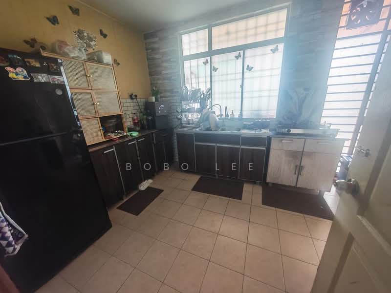 2-storey Terraced House for Sale in Taman Bukit Serdang (Seri Kembangan) - Bobo Lee - Kitchen - PropertyGuru.com.my