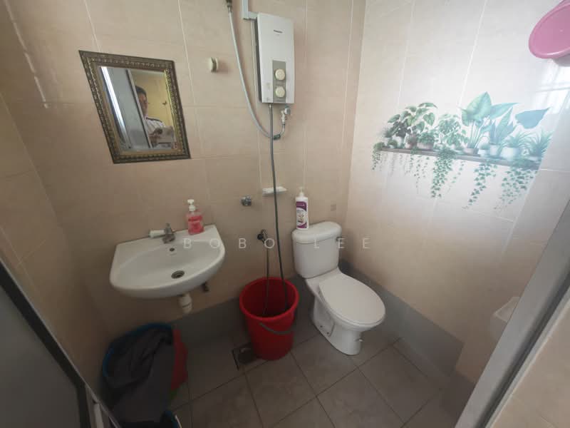2-storey Terraced House for Sale in Taman Bukit Serdang (Seri Kembangan) - Bobo Lee - Bathroom - PropertyGuru.com.my