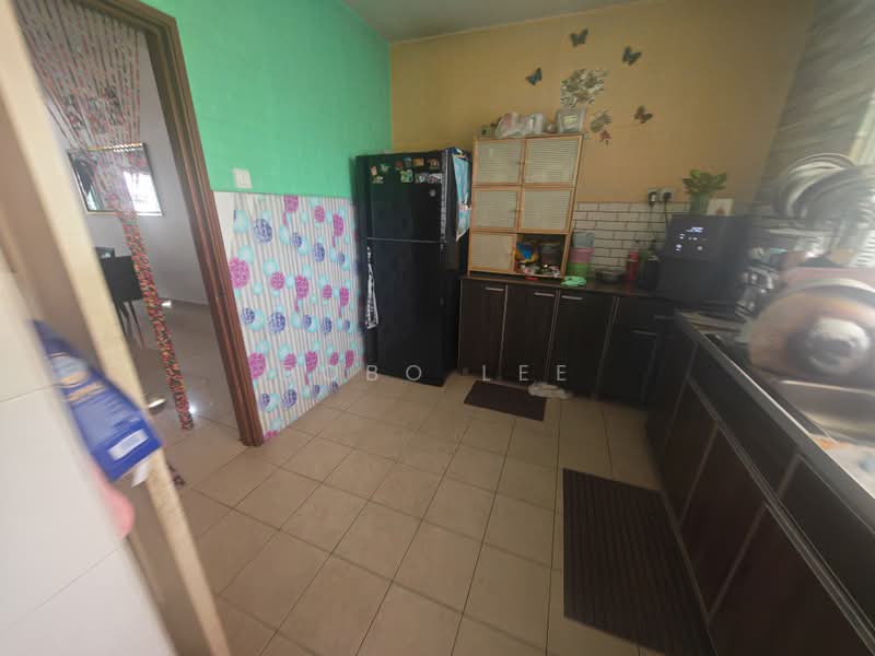2-storey Terraced House for Sale in Taman Bukit Serdang (Seri Kembangan) - Bobo Lee - Kitchen - PropertyGuru.com.my