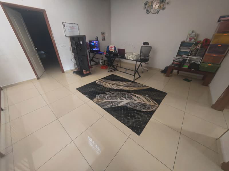 2-storey Terraced House for Sale in Taman Bukit Serdang (Seri Kembangan) - Bobo Lee - Study - PropertyGuru.com.my