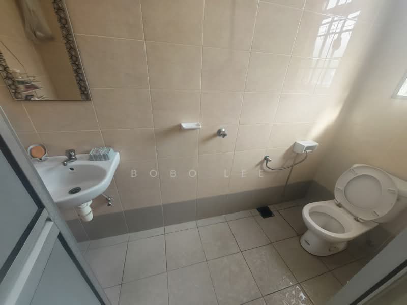 2-storey Terraced House for Sale in Taman Bukit Serdang (Seri Kembangan) - Bobo Lee - Bathroom - PropertyGuru.com.my