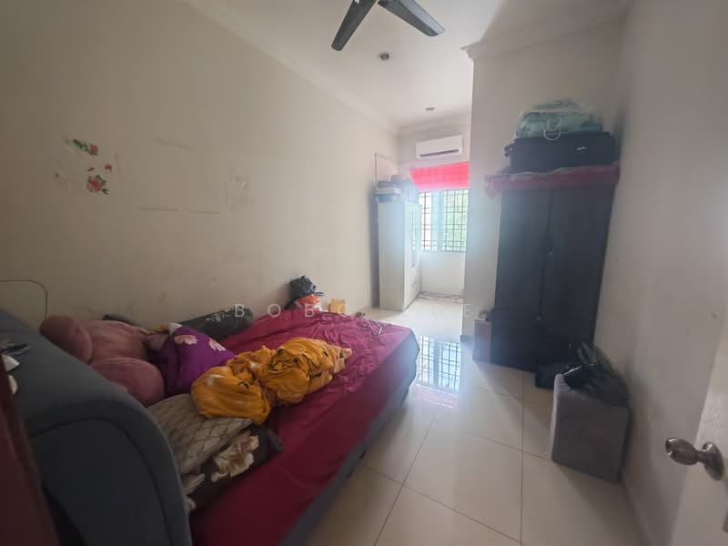 2-storey Terraced House for Sale in Taman Bukit Serdang (Seri Kembangan) - Bobo Lee - Bedroom - PropertyGuru.com.my