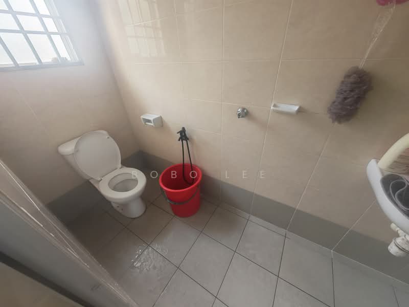 2-storey Terraced House for Sale in Taman Bukit Serdang (Seri Kembangan) - Bobo Lee - Bathroom - PropertyGuru.com.my