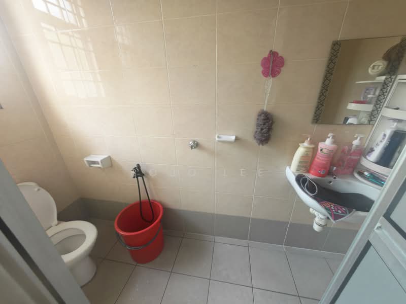 2-storey Terraced House for Sale in Taman Bukit Serdang (Seri Kembangan) - Bobo Lee - Bathroom - PropertyGuru.com.my