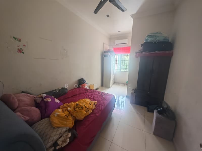 2-storey Terraced House for Sale in Taman Bukit Serdang (Seri Kembangan) - Bobo Lee - Bedroom - PropertyGuru.com.my