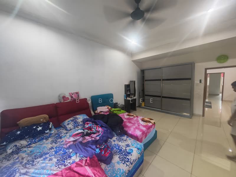 2-storey Terraced House for Sale in Taman Bukit Serdang (Seri Kembangan) - Bobo Lee - Bedroom - PropertyGuru.com.my