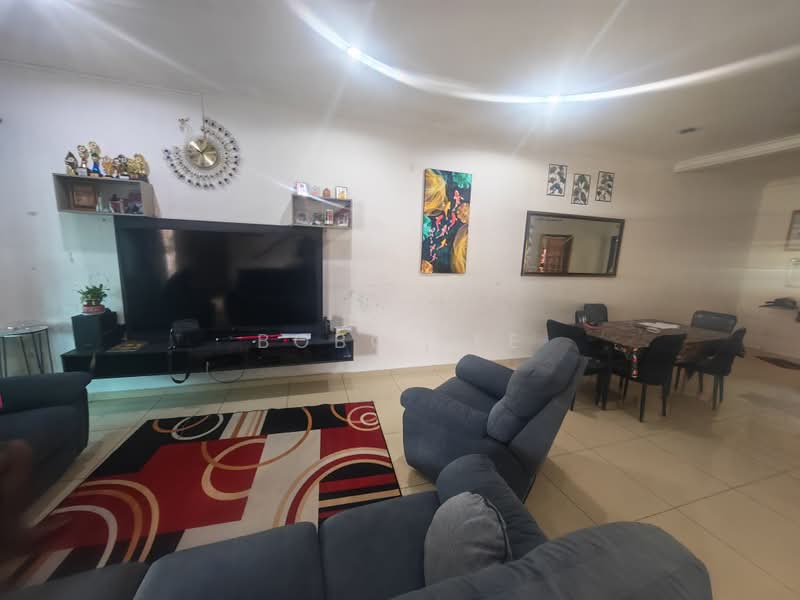 2-storey Terraced House for Sale in Taman Bukit Serdang (Seri Kembangan) - Bobo Lee - Living Room - PropertyGuru.com.my