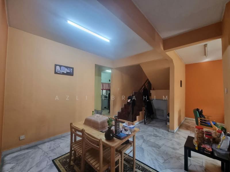 Rumah Teres 2 Tingkat untuk Dijual di Usj 11 (Subang Jaya) - Azli Ibrahim - Dining Room - PropertyGuru.com.my