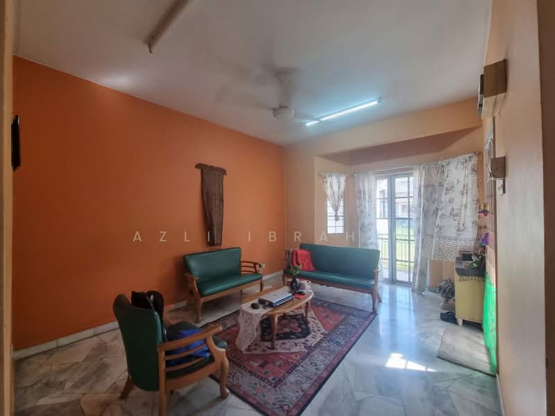 Rumah Teres 2 Tingkat untuk Dijual di Usj 11 (Subang Jaya) - Azli Ibrahim - Living Room - PropertyGuru.com.my