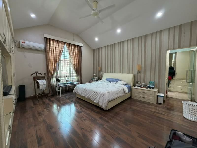 Semi-Detached House for Sale in Taman Impian Emas (Skudai) - Jane Ngoi - Master Bedroom - PropertyGuru.com.my