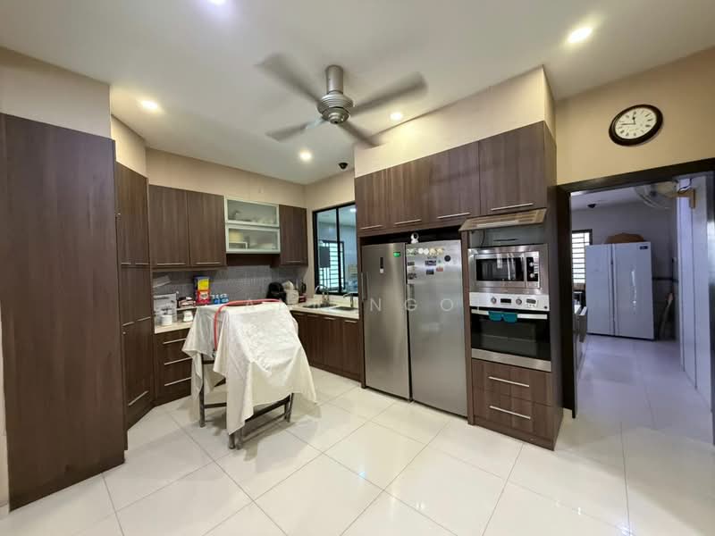 Semi-Detached House for Sale in Taman Impian Emas (Skudai) - Jane Ngoi - Kitchen - PropertyGuru.com.my