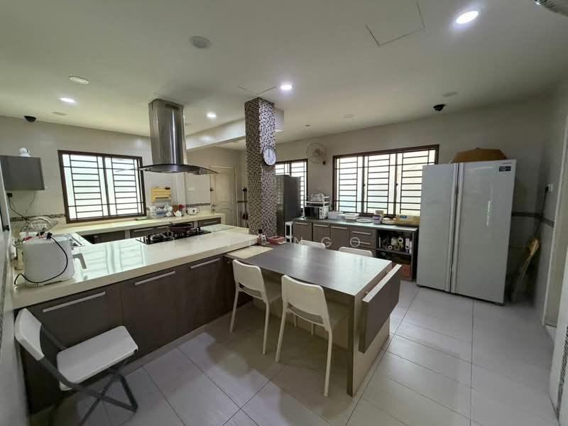 Semi-Detached House for Sale in Taman Impian Emas (Skudai) - Jane Ngoi - Kitchen - PropertyGuru.com.my