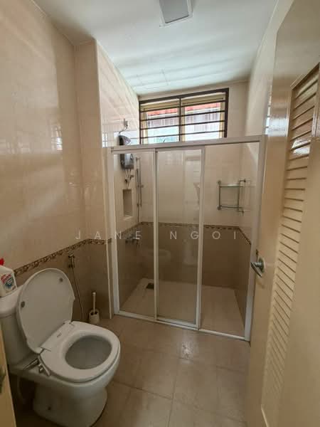 Semi-Detached House for Sale in Taman Impian Emas (Skudai) - Jane Ngoi - Bathroom - PropertyGuru.com.my