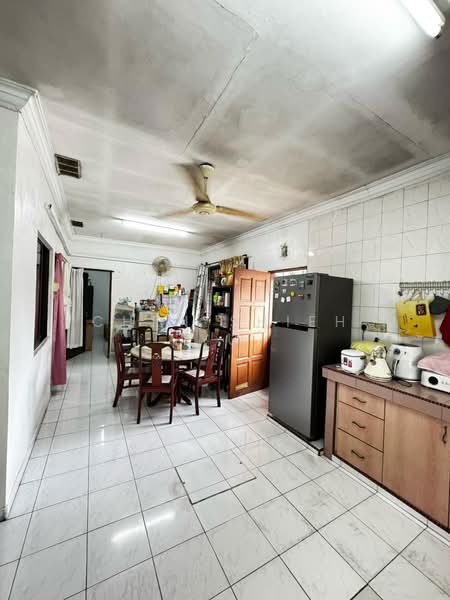 Rumah Teres 1 Tingkat untuk Dijual di Taman Johor (Tampoi) - Chen Shieh Yu - Kitchen - PropertyGuru.com.my
