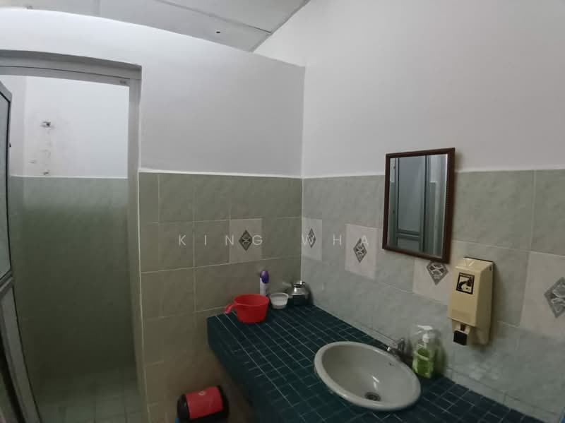 Shop for Rent in Wangsa Melawati (Wangsa Maju) - King Wha - Bathroom - PropertyGuru.com.my