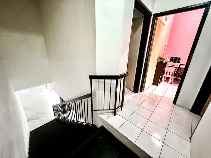 2-storey Terraced House for Sale in Seri Kembangan (Selangor) - Nor Azdlin Adnan - PropertyGuru.com.my