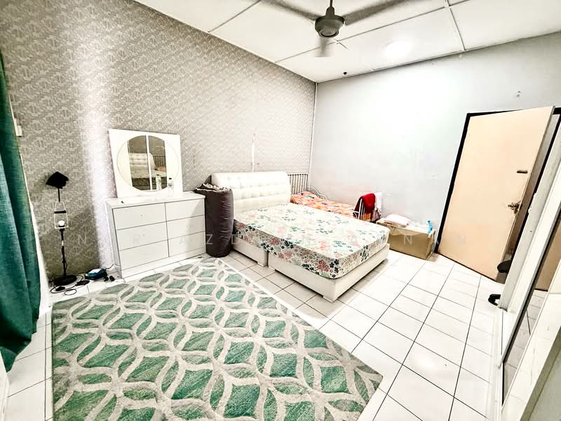 2-storey Terraced House for Sale in Seri Kembangan (Selangor) - Nor Azdlin Adnan - PropertyGuru.com.my