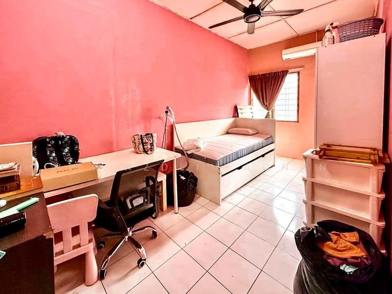 2-storey Terraced House for Sale in Seri Kembangan (Selangor) - Nor Azdlin Adnan - PropertyGuru.com.my