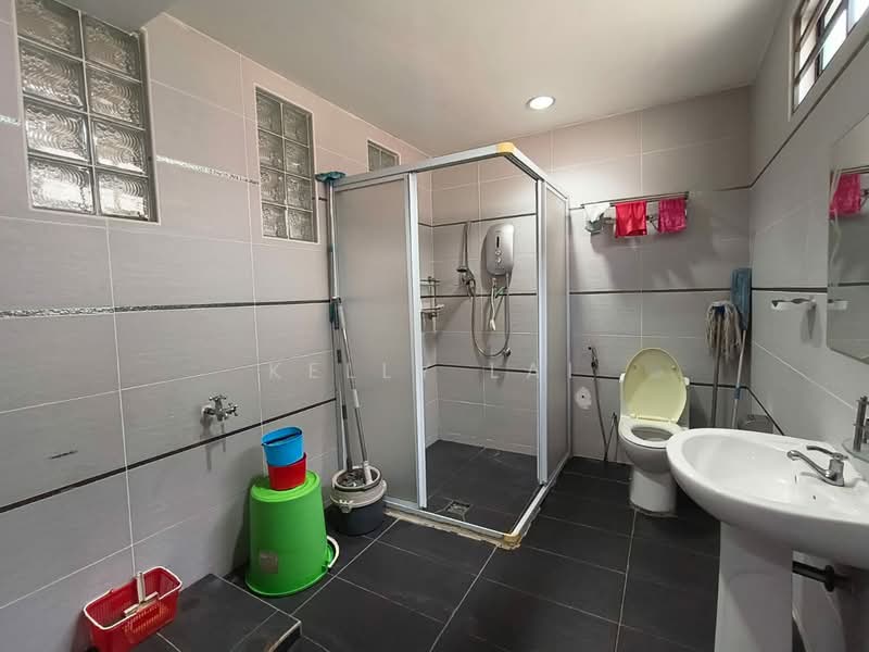 2-storey Terraced House for Sale in Saujana Damansara (Damansara Damai) - Kelly Lai - Bathroom - PropertyGuru.com.my