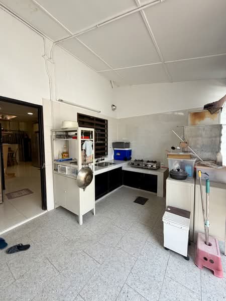 2-storey Terraced House for Sale in Taman Danau Desa (Taman Desa) - Adeline Teh - Kitchen - PropertyGuru.com.my