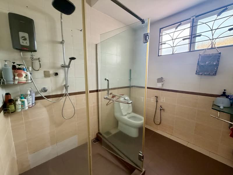2-storey Terraced House for Sale in Taman Danau Desa (Taman Desa) - Adeline Teh - Bathroom - PropertyGuru.com.my