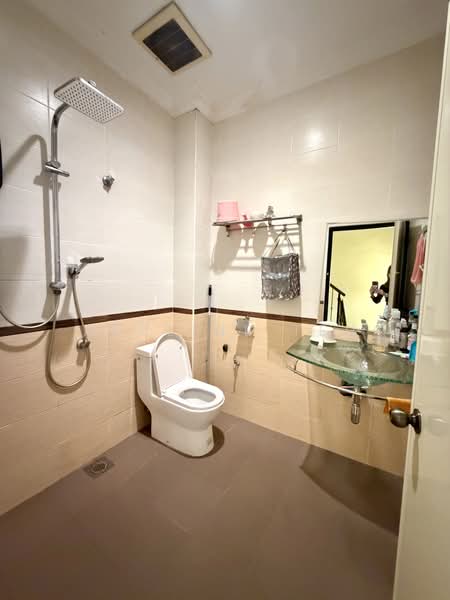 2-storey Terraced House for Sale in Taman Danau Desa (Taman Desa) - Adeline Teh - Bathroom - PropertyGuru.com.my