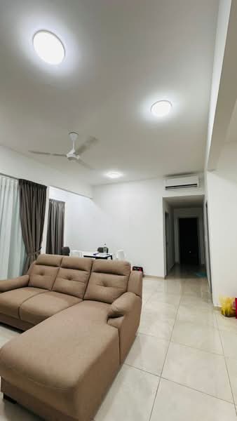 Kondominium untuk Disewa di Lucerne Residences - Jinelle Ong - Living Room - PropertyGuru.com.my
